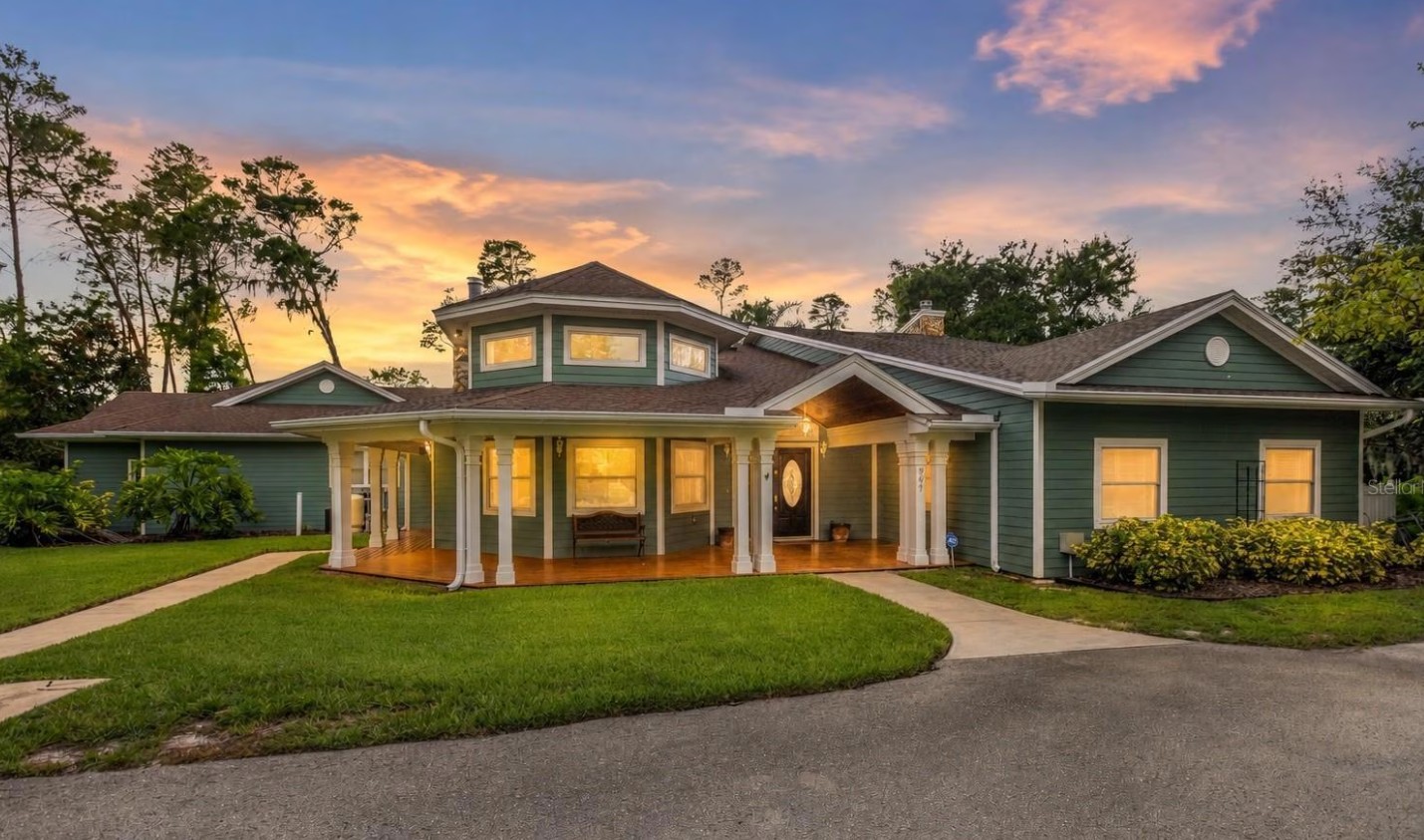 Places This Week: Palm Harbor estate on 2.5 acres of land