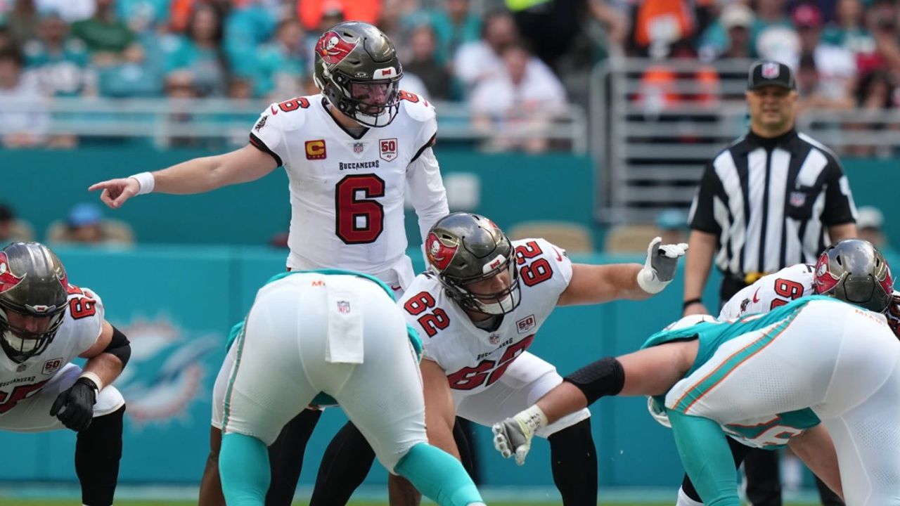 Tampa Bay quarterback Baker Mayfield (6) calls a play during the Bucs’ 20-17 loss at Miami on December 28, 2025. (AP Photo/Lynne Sladky)