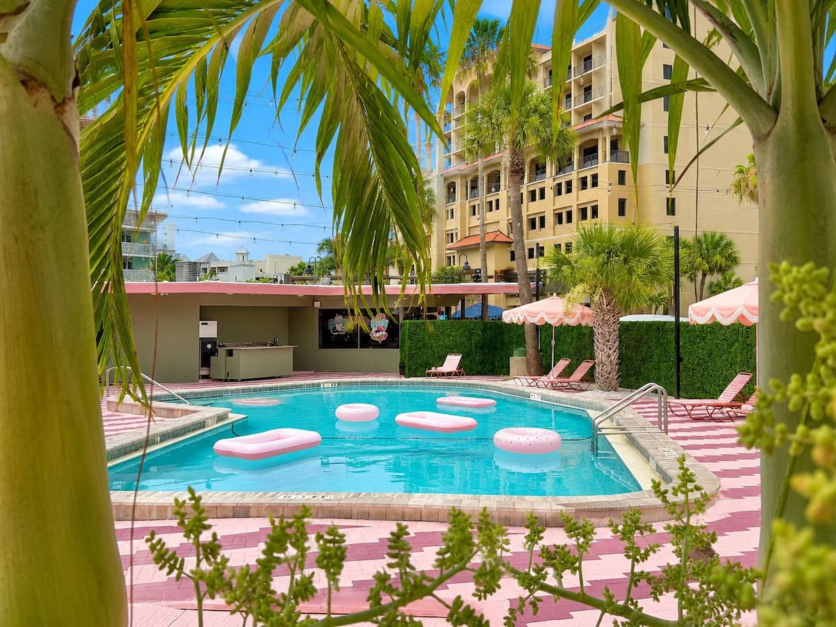 9 Hidden Gem Hotels in Clearwater Beach with Great Pools