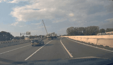 Video shows semi-truck flip on its side on I-95 South at MLK Pkwy