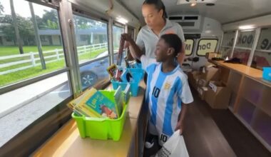 Book bus helps Pinellas students combat summer slide