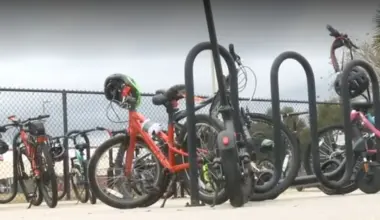 Bikes are lined up at racks in Fernandina Beach.