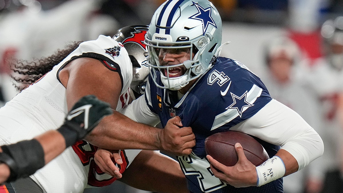 Dak Prescott hit