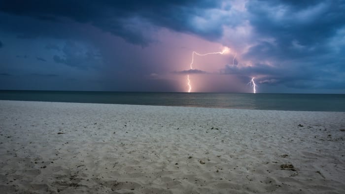 1 dead, 3 injured in lightning strike on Florida beach