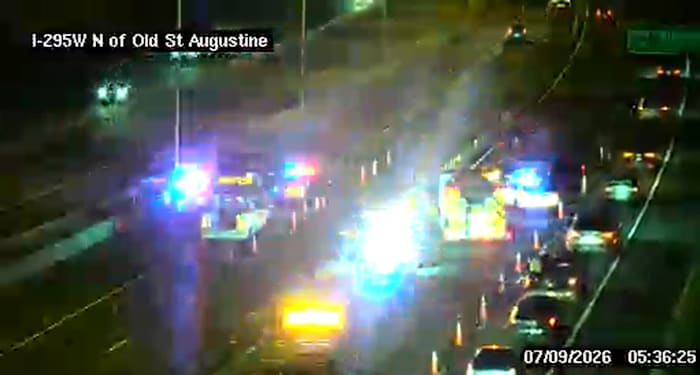 Crash blocks 2 left lanes on I-295 southbound near San Jose Blvd, FHP says