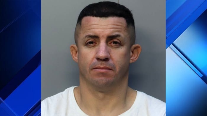 Miami-Dade man stabs victim in chest after first saying he was there to stab someone else: Cops