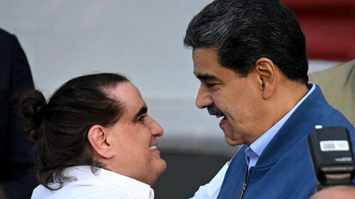 File photo showing the then-leader of Venezuela, Nicolás Maduro, right, welcoming Colombian businessman Alex Saab after his release by the United States on Dec. 20, 2023, in Caracas. File photo showing the then-leader of Venezuela, Nicolás Maduro, right, welcoming Colombian businessman Alex Saab after his release by the United States on Dec. 20, 2023, in Caracas.
