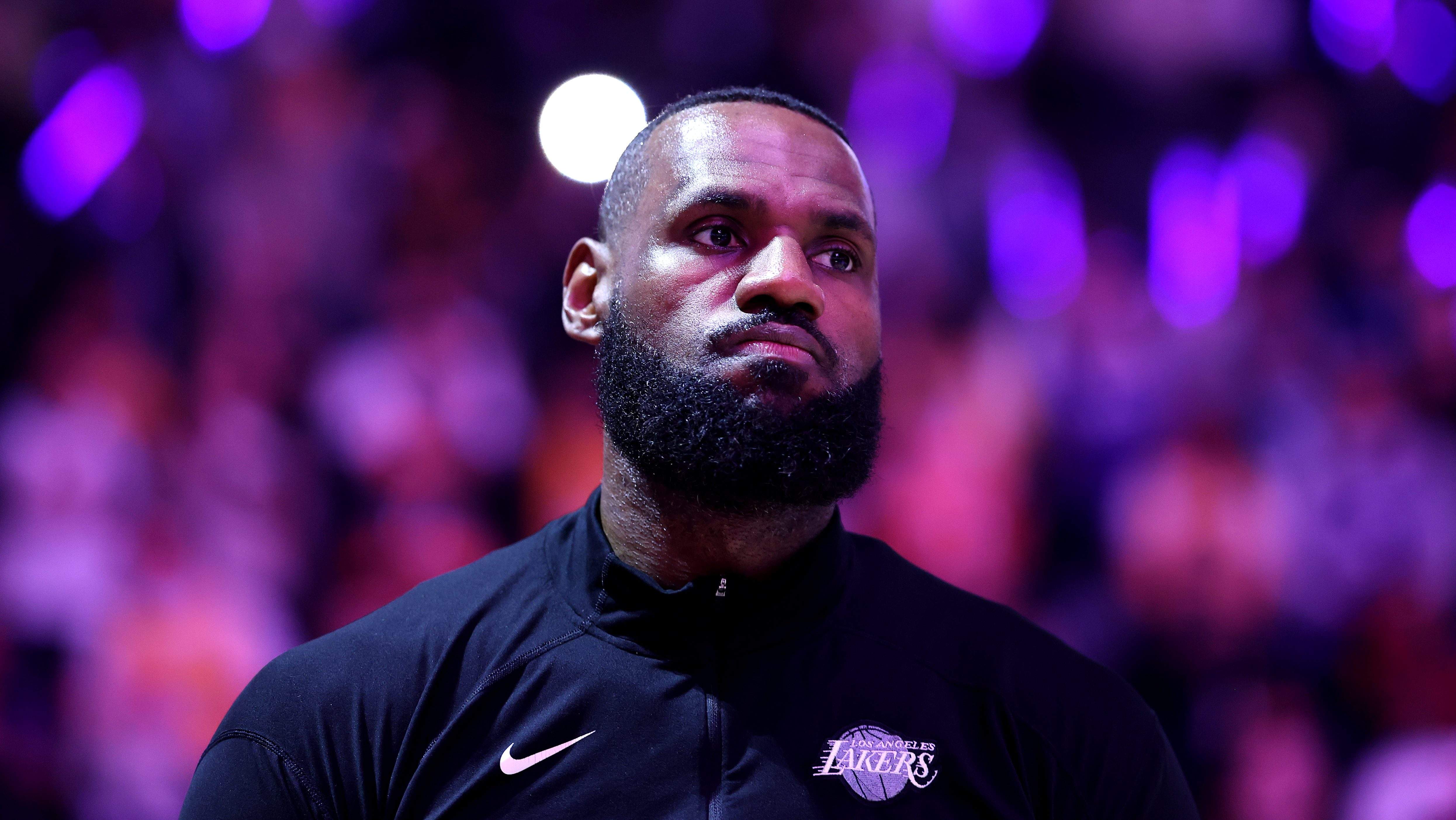 Lakers and star LeBron James could be looking at a 'disaster' offseason