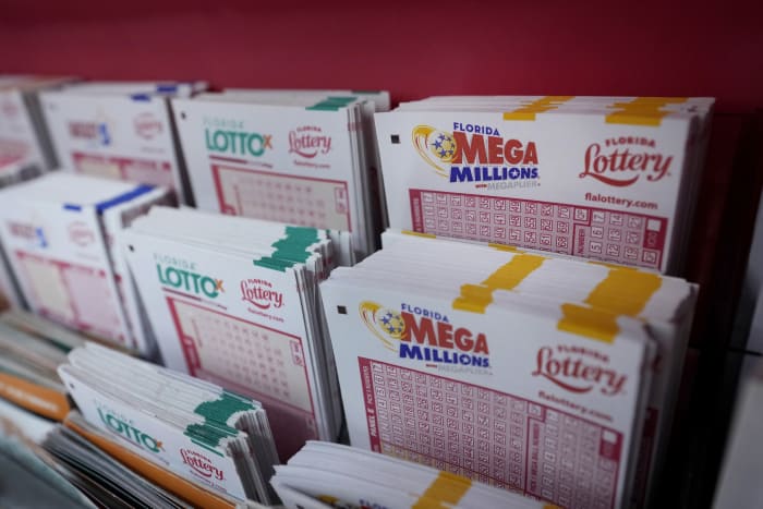 Single Florida ticket scores Mega Millions’ $800M jackpot