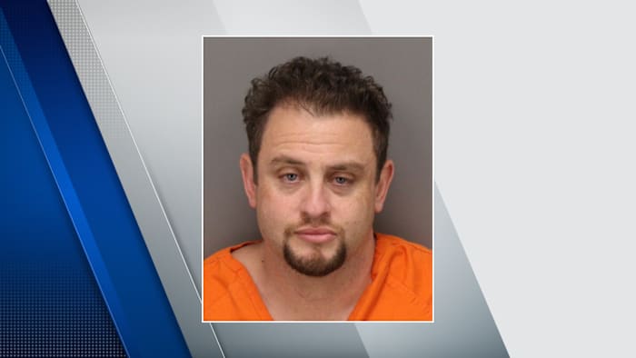Man shoots stolen gun into downtown Orlando building, police say
