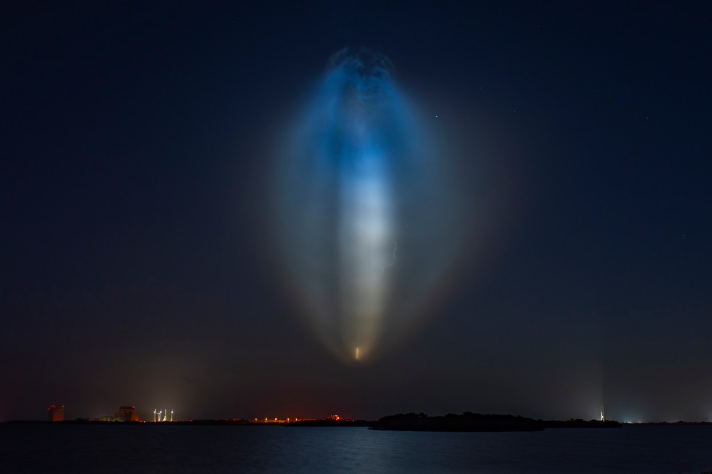 Predawn Florida skies served up ‘space jellyfish’ from SpaceX launch – Orlando Sentinel