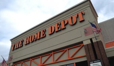 Home Depot employee accused of authorizing fraudulent refunds in North Miami, report says – NBC 6 South Florida