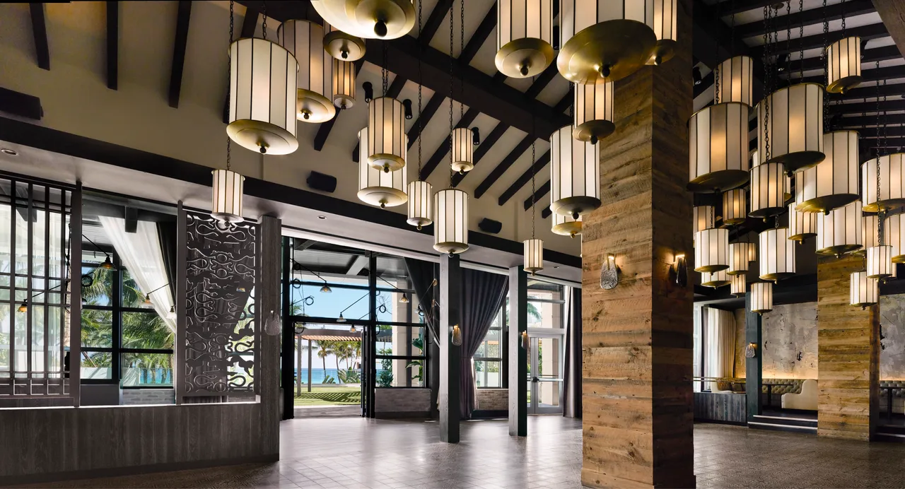HorizonRoom1_(Credit_Signia_by_Hilton_Diplomat_Beach_Resort).JPG