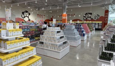 Customers line up for opening of Teso Life in Jacksonville