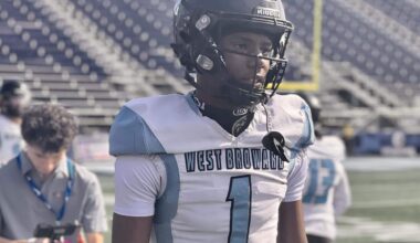 Miami keeps another local talent home as 5-star, 2-way threat A’mir Sears picks Canes