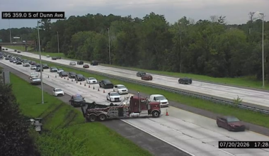 Traffic Alert: Multi-vehicle crash blocks 2 right lanes on I-95 North before Dunn Ave