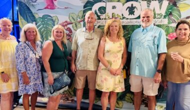Kiwanis holds social at CROW - SANIBEL-CAPTIVA