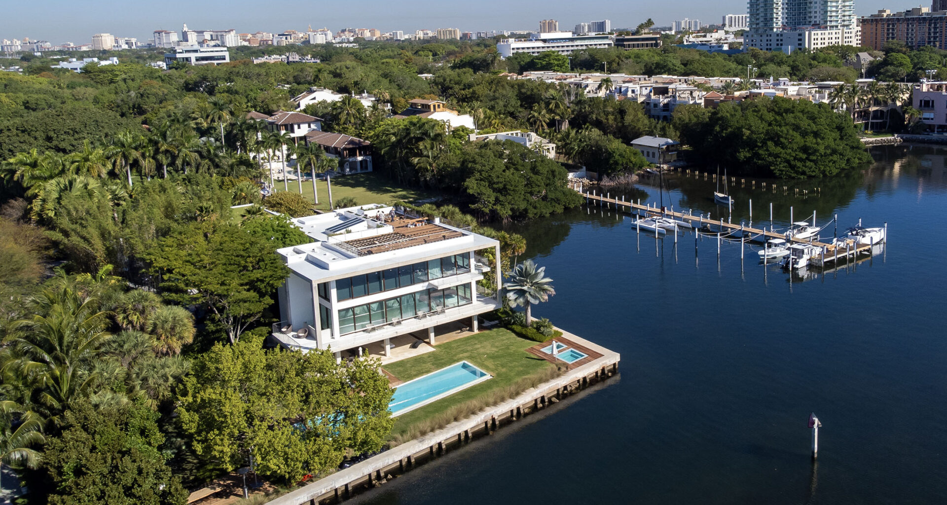 Miami’s Ultra-Luxury Home Sales Top NYC, Bay Area on Wealth Flight
