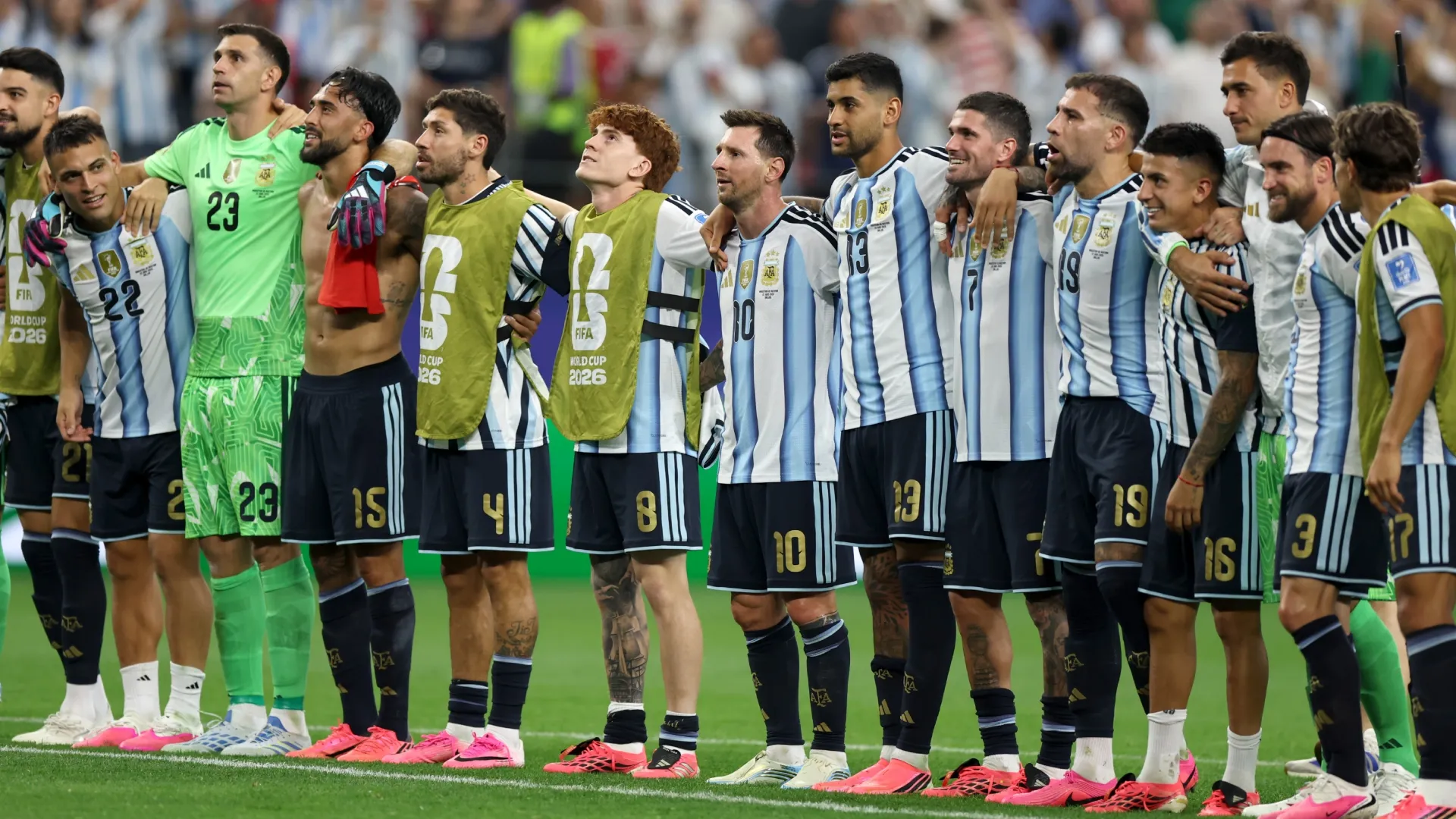Lionel Messi #10 and players of Argentina applaud fans. Francois Nel/Getty Images