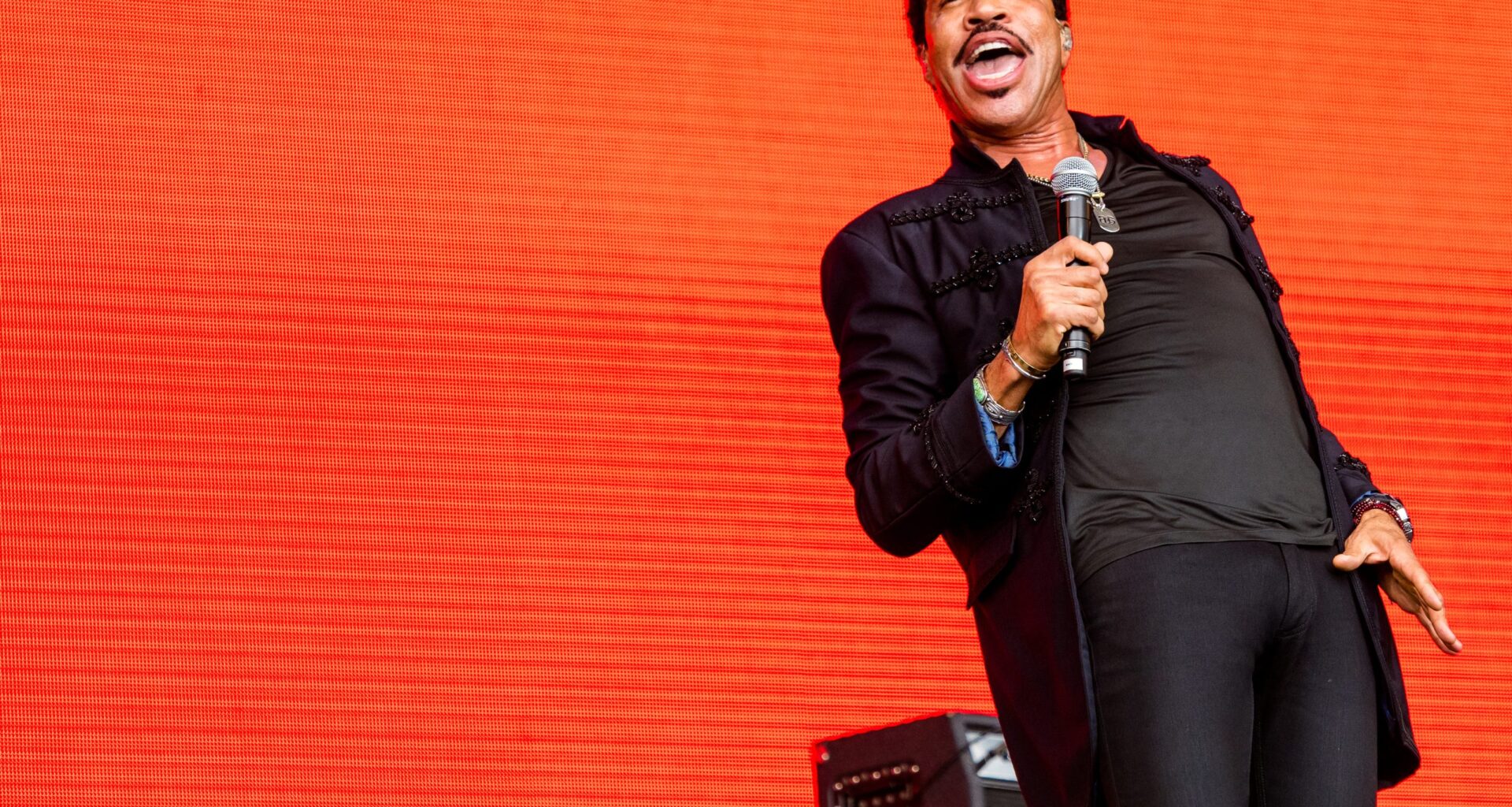 After health scare and UK festival cancellation, Lionel Richie plays Tampa on Wednesday