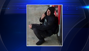 FBI releases photos of suspect in Miami Lakes Wells Fargo bank robbery - WSVN 7News | Miami News, Weather, Sports