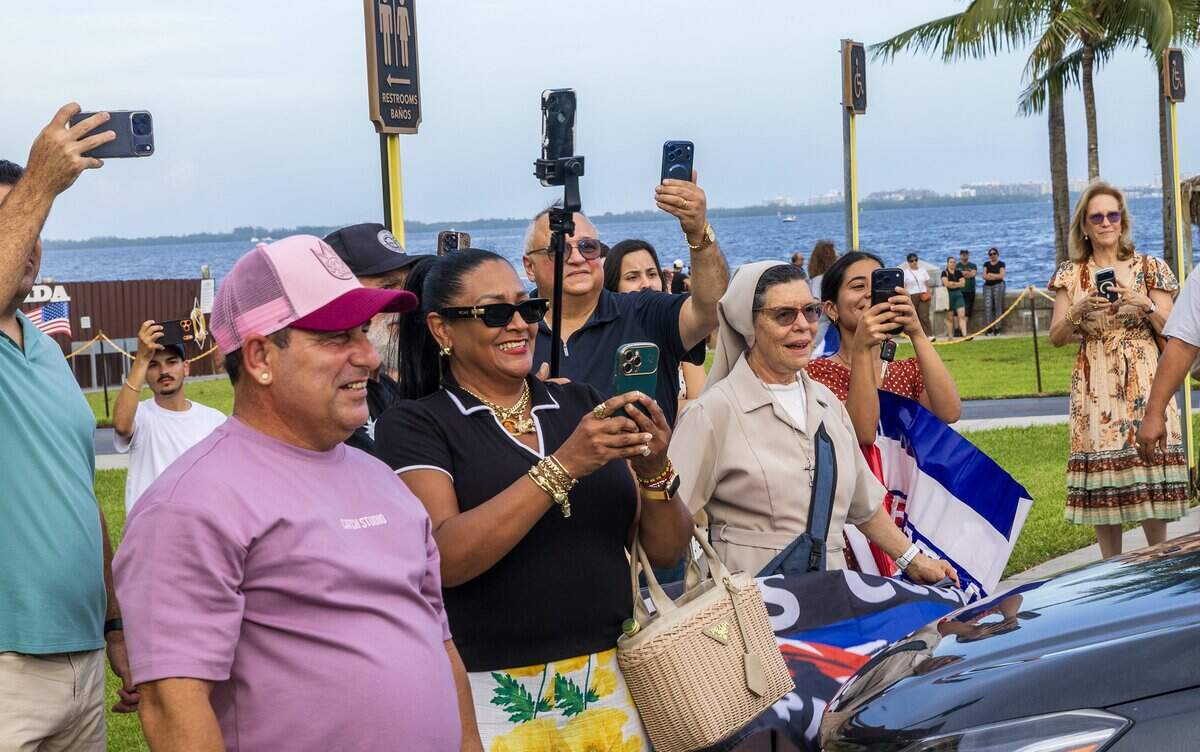 Cuban exiles welcomed Cuban dissident artist Luis Manuel Otero Alcántara to Our Lady of Charity National Shrine on Saturday.