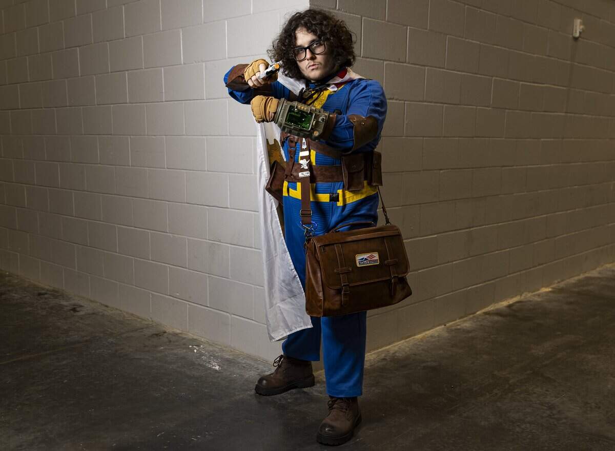 Sebastian Grace cosplays as The Courier from Fallout: New Vegas during Florida Supercon 2026 at the Miami Beach Convention Center on Friday, July 10, 2026, in Miami Beach, Fla.