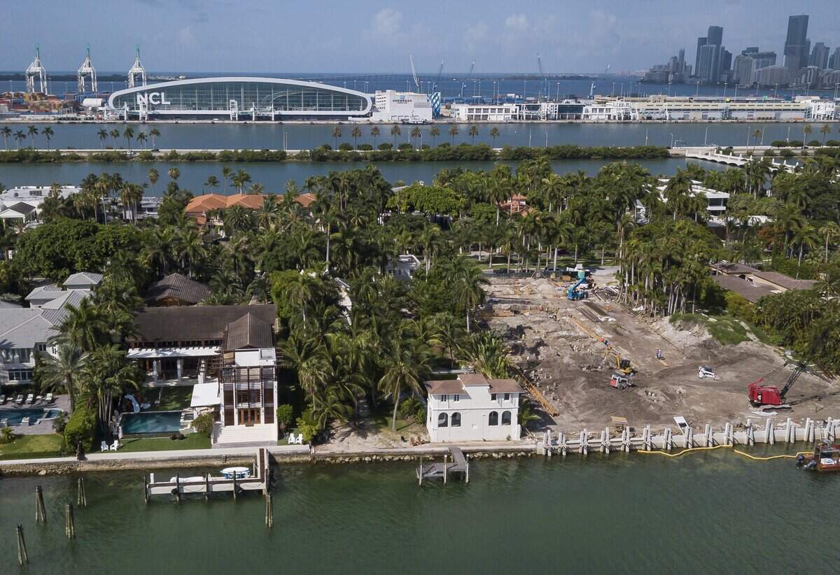 Aerial view of a property, center, that once belonged to Al Capone at 93 Palm Avenue on Wednesday, July 6, 2022, in Miami Beach.