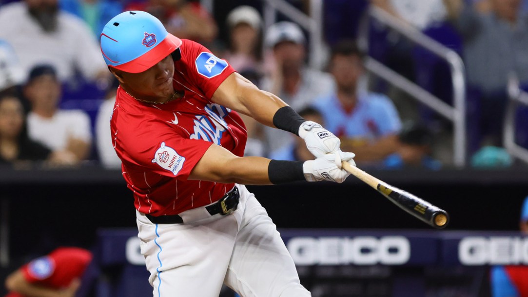 Miami-Marlins-right-fielder-Avisail-Garcia