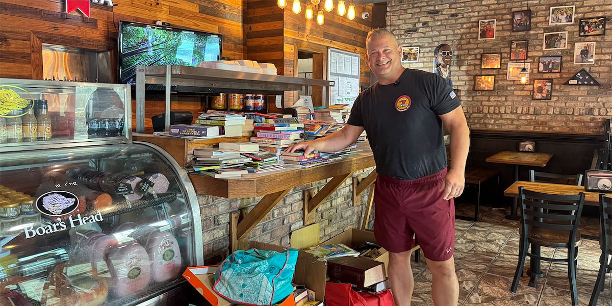 Fort Pierce pizza shop transforms patio into book haven, serving young readers