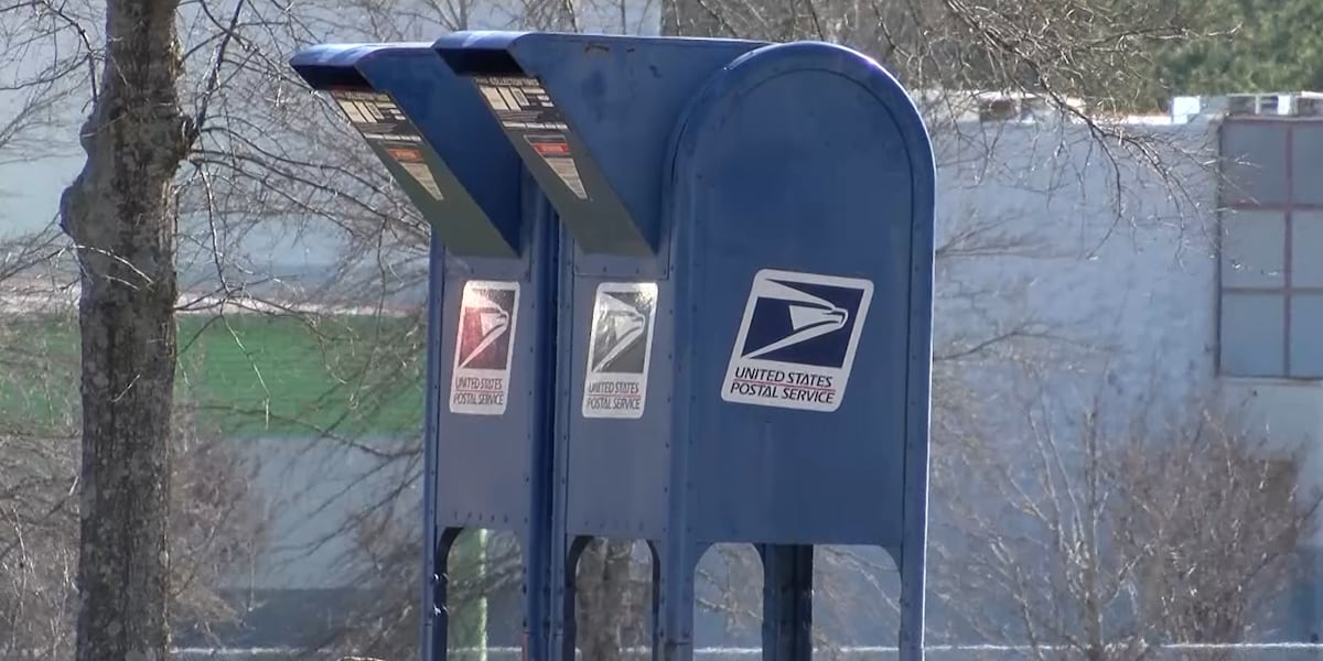 Tallahassee postal worker accused of pocketing cash from greeting card