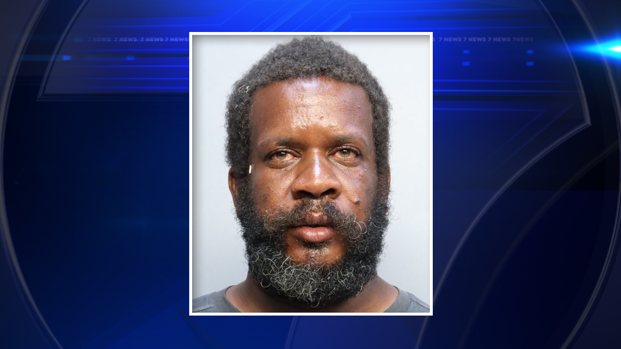 Man exposes himself to passing vehicles near Miami busway, flees deputies - WSVN 7News | Miami News, Weather, Sports