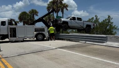 Three escape from truck that drove into Florida Keys water