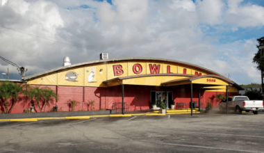 Exterior of the former Pinarama Bowling Center on South Dale Mabry Highway in Tampa.