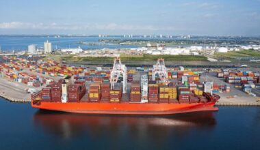 Port-Tampa-Bay-Container-Terminal-Non-Branded-Vessel-600x400