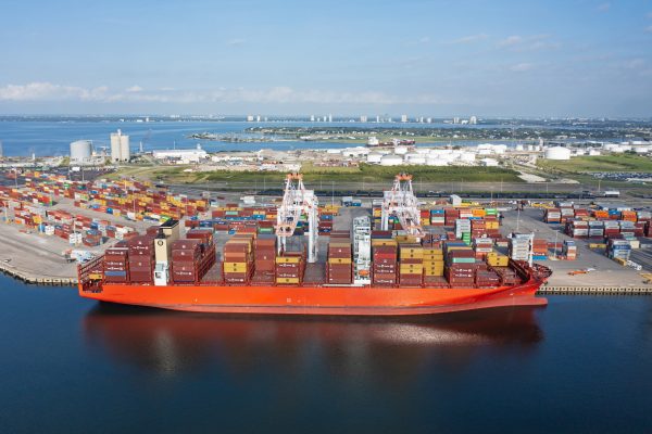 Port-Tampa-Bay-Container-Terminal-Non-Branded-Vessel-600x400