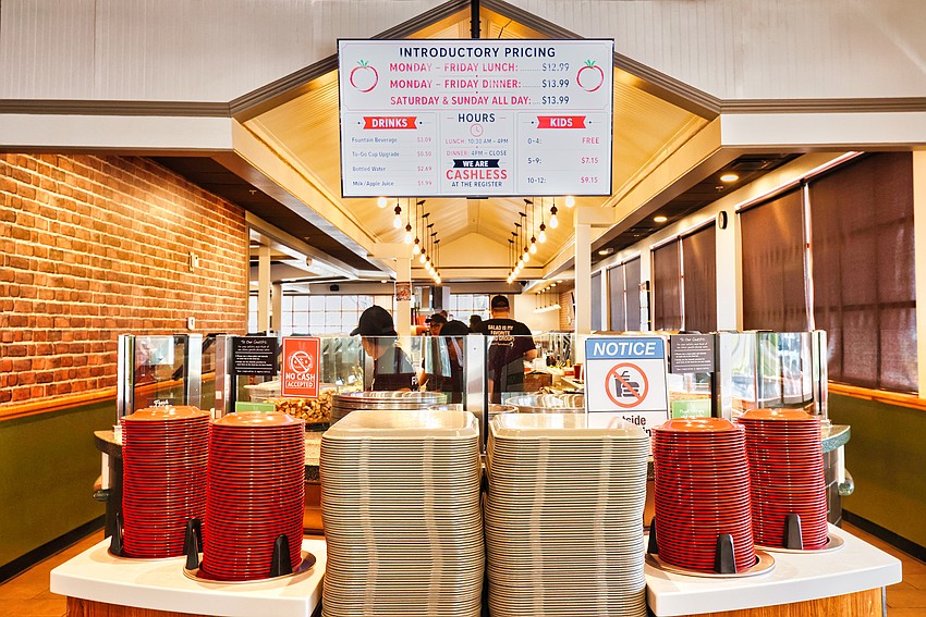 The new Fort Myers Sweet Tomatoes draws on the nostalgia of frequent diners who lost out when the chain closed in 2020.