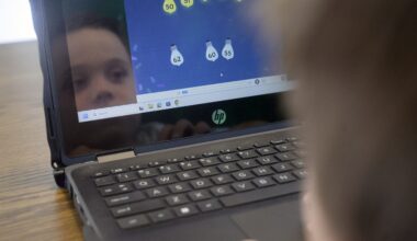 Broward School Board to weigh restrictions on screen time, AI