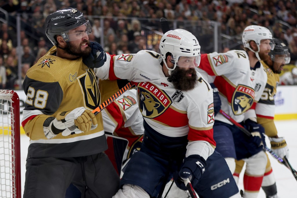 Florida Panthers, defenseman Radko Gudas agree to 6-year deal
