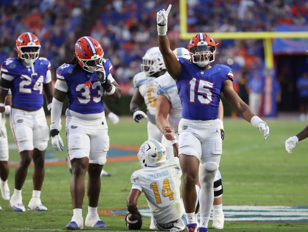 Gators have options off the edge to harass quarterbacks