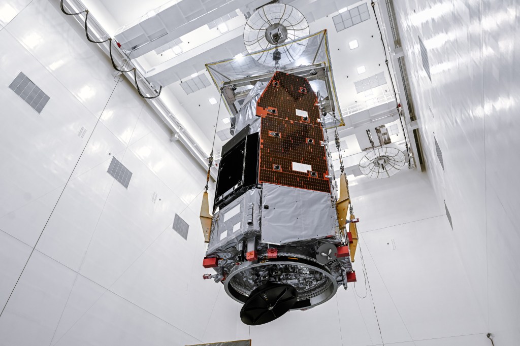 NASA’s Roman Space Telescope gets vertical at Kennedy Space Center – Orlando Sentinel