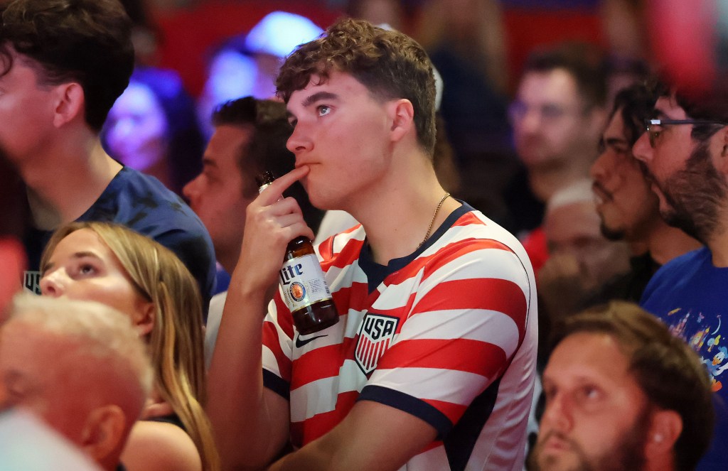 Pictures: USA World Cup Watch Party Orlando – Orlando Sentinel