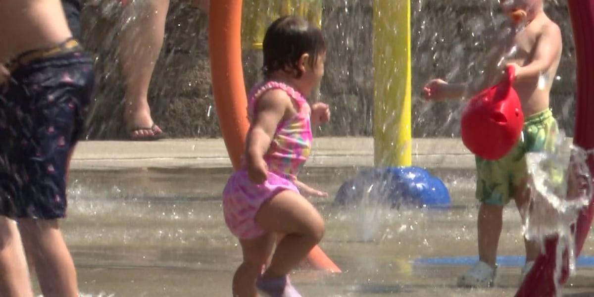 Jacksonville residents find ways to beat the heat ahead of Fourth of July weekend