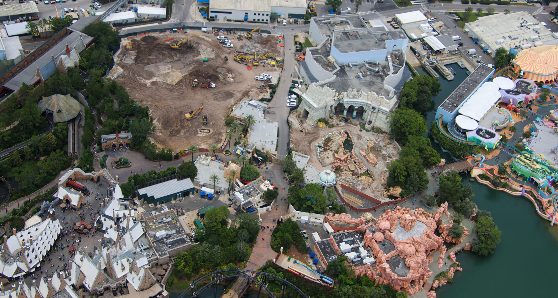 Demolition is steadily transforming the former Lost Continent at Universal Islands of Adventure, with large portions of the land now reduced to bare earth and rubble.