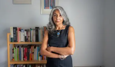 English professor, fired for assigning "political" short story, sues South Florida State College