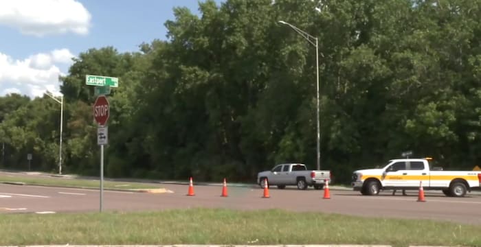 Traffic Alert: Deadly crash involving pickup truck and semi shuts down section of Zoo Parkway