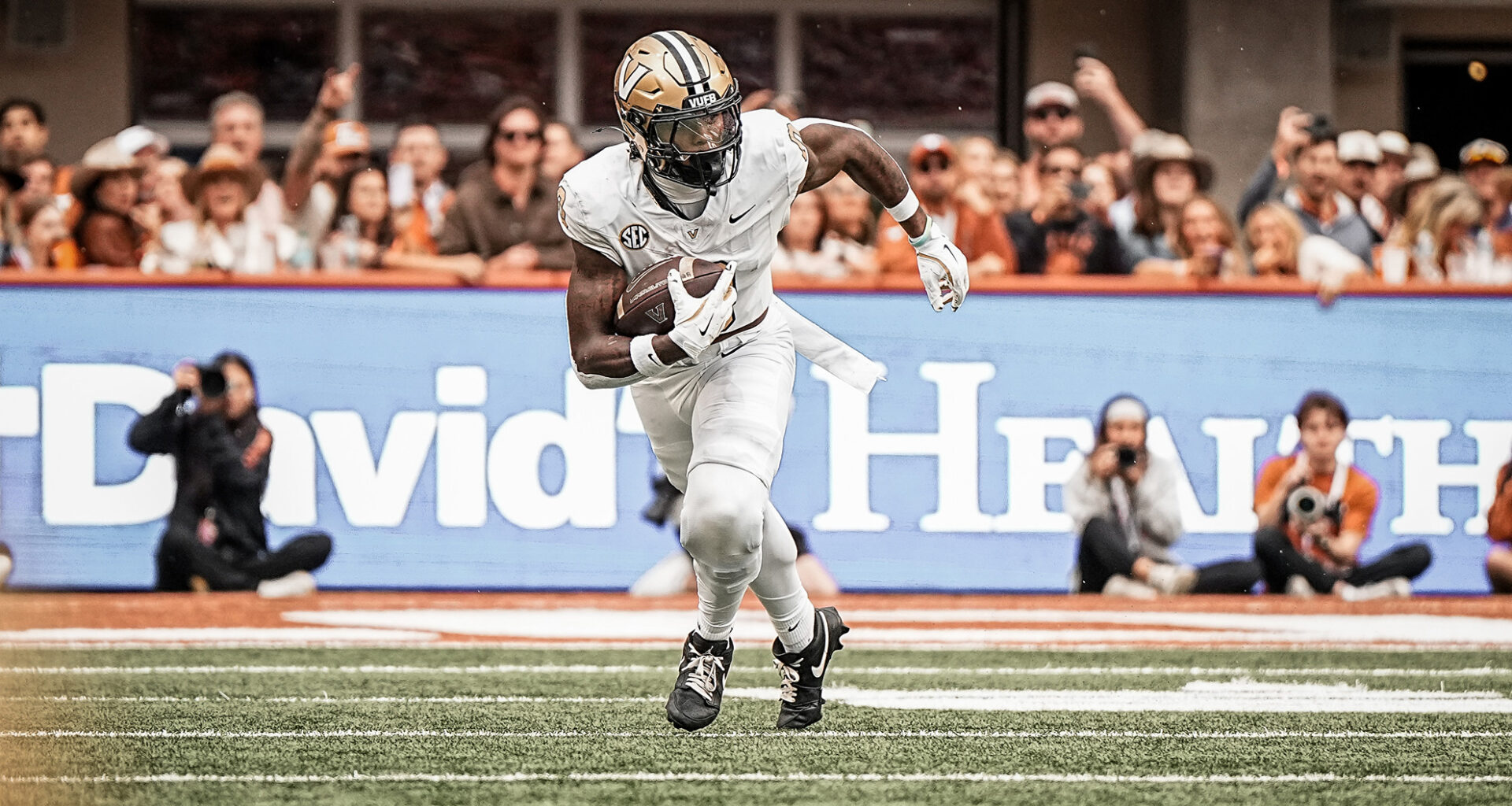 LEARFIELD_onblack2