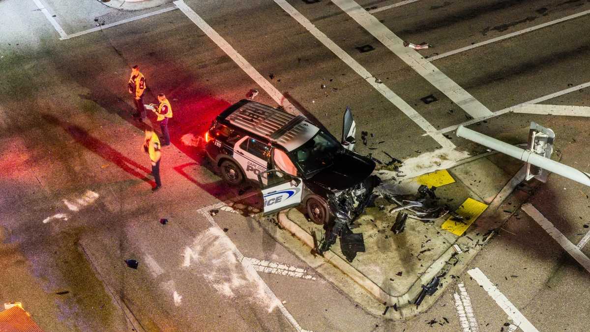 1 injured in crash involving Cape Coral police vehicle