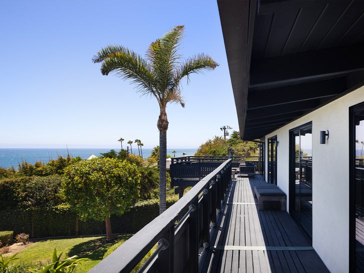 0717-Orlando-Bloom-Malibu-House-SUB-2