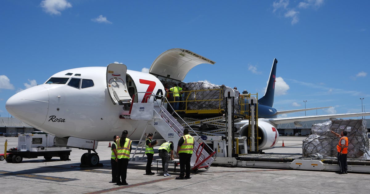 U.S. sends cargo plane from Miami to Cuba with humanitarian aid while still pressuring the island's government